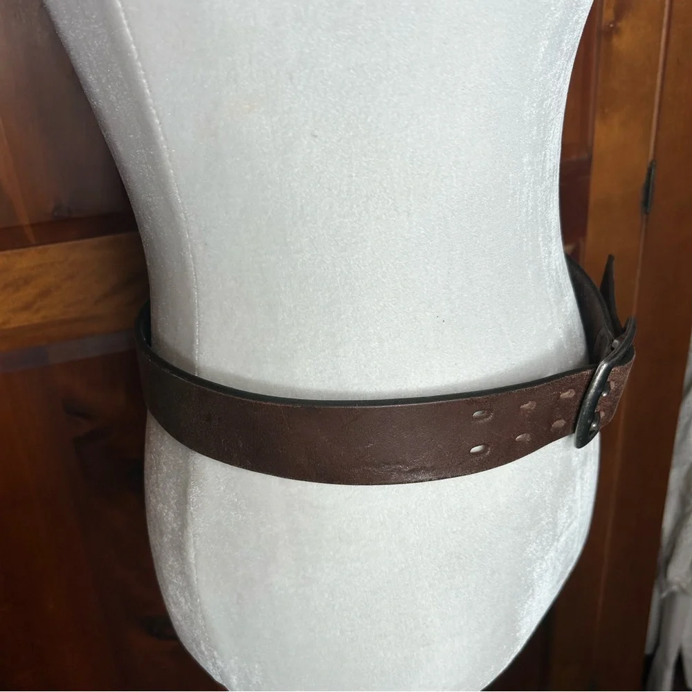 Old Navy Brown Men's SZ S Leather Belt Western Country Timeless Everyday Casual